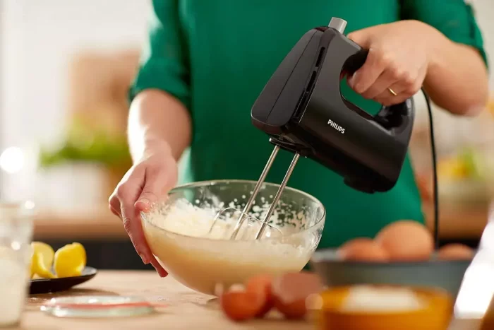 Philips HR3705/10 300 Watt Lightweight Hand Mixer, Blender with 5 speed control settings, stainless steel accessories and 2 years warranty - Image 4