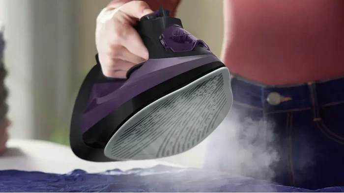 Philips Steam Iron with SteamGlide Plus Soleplate (Black) 2400 Watt - DST5030/80 - Image 3