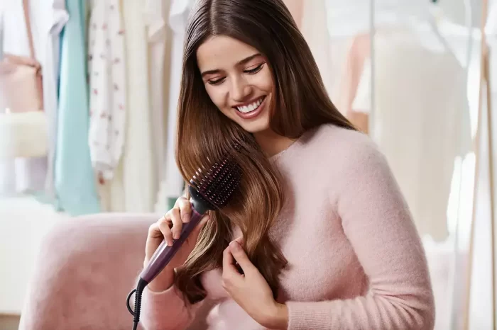 PHILIPS BHH730/00 (Dark Wine Color) Naturally Heated, Silk Protect technology, Hair Straightener Brush - Image 3