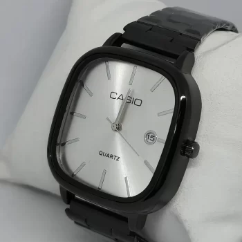 Quartz Classic Black & White Watch For Men & Women - Image 2